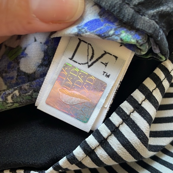 NWOT Diane von Furstenbergerg DVF Floral Striped 100% Silk Blouse M - Picture 5 of 6